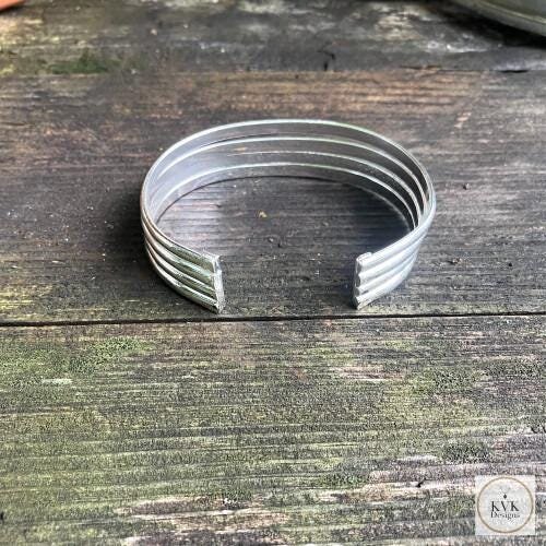 Handcrafted Alpaca Silver Cuff Bracelet: Boho Artisan Jewelry