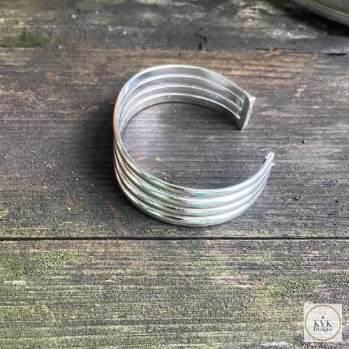 Handcrafted Alpaca Silver Cuff Bracelet: Boho Artisan Jewelry