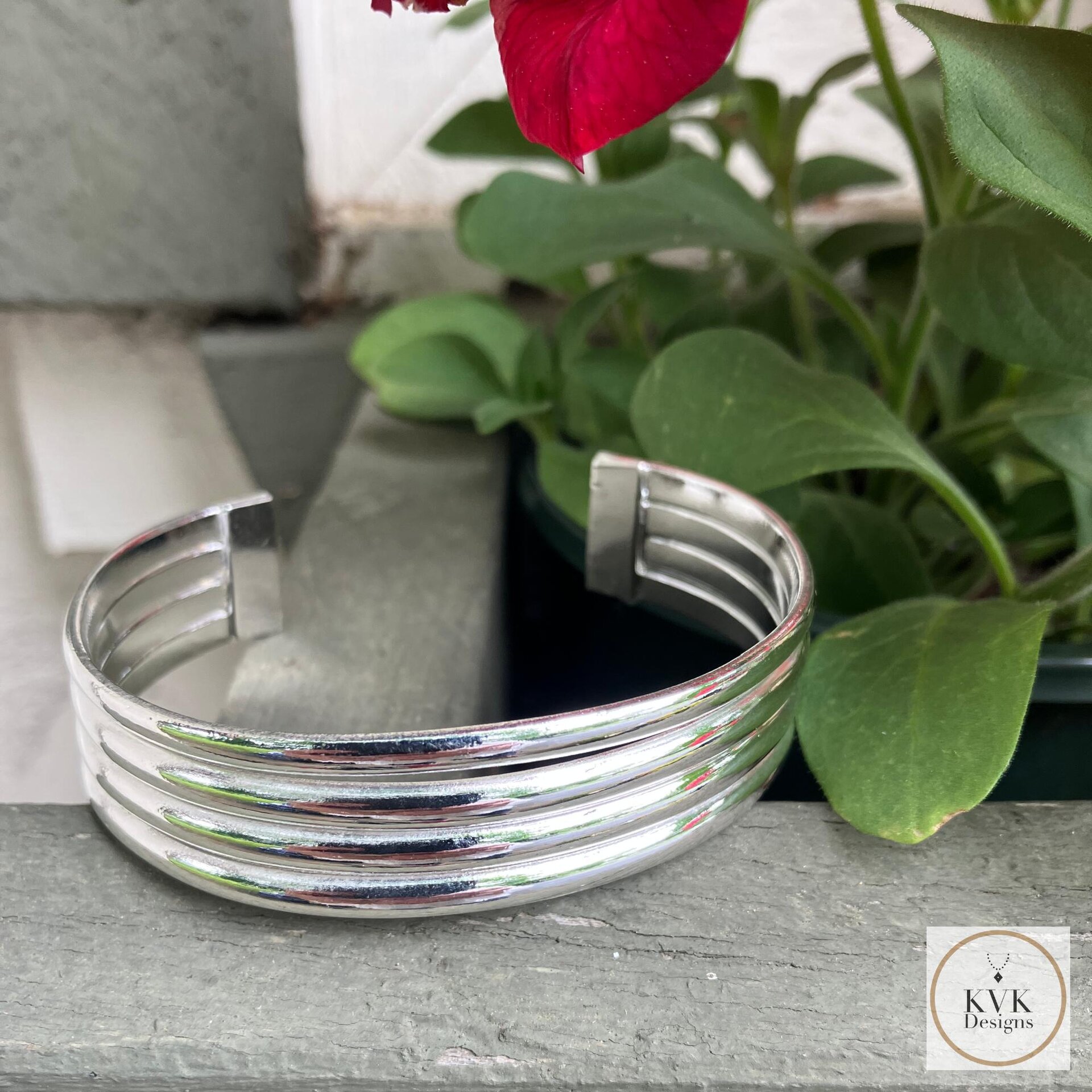 Handcrafted Alpaca Silver Cuff Bracelet: Boho Artisan Jewelry