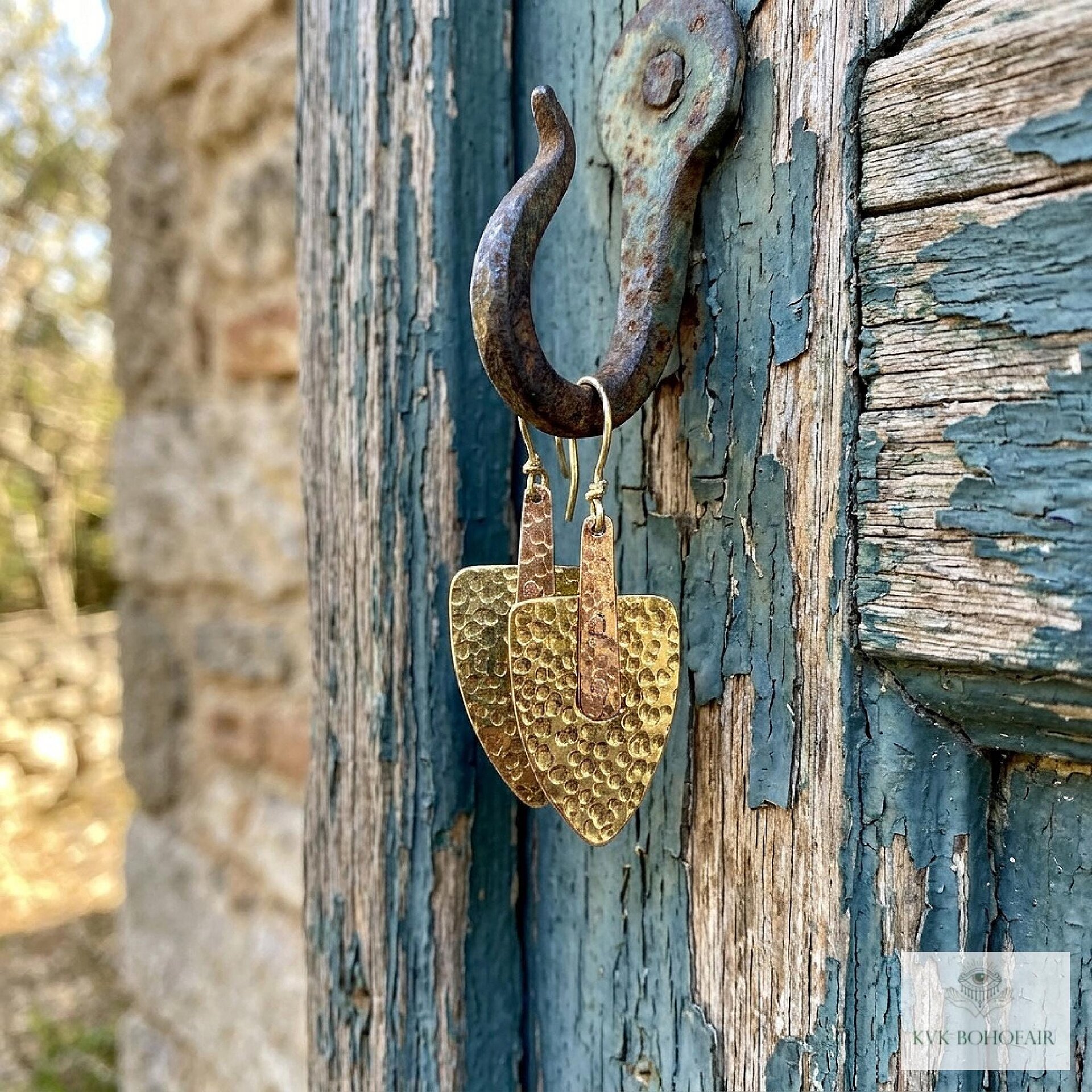 Mixed Metal Hammered Arrowhead Earrings – Handcrafted Brass and Copper Design