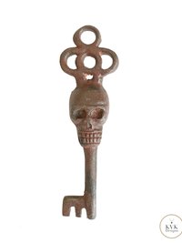 Gothic Skull Key Necklace - Antique Bronze Boho Pendant Chain