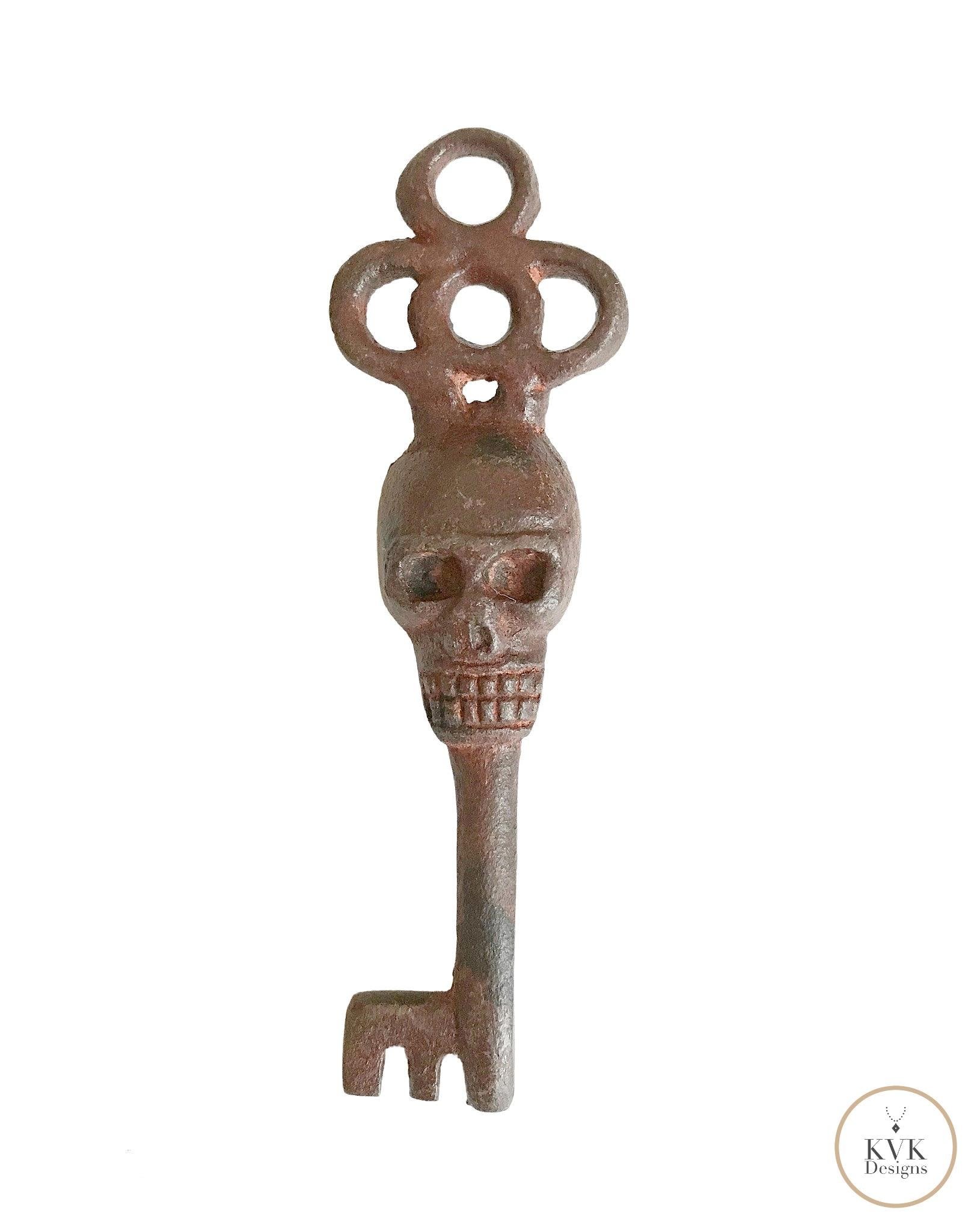 Gothic Skull Key Necklace - Antique Bronze Boho Pendant Chain