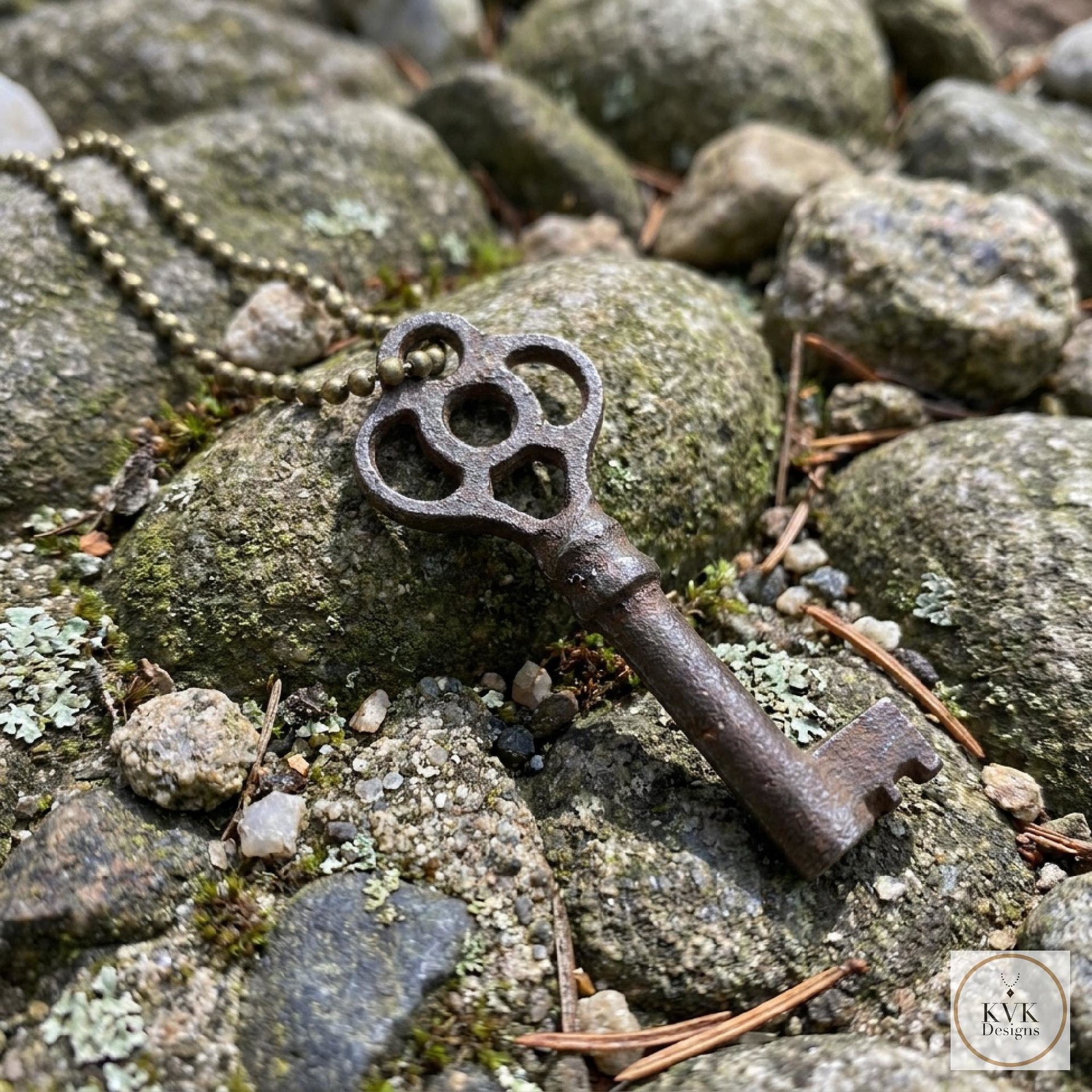 Antique Skeleton Key Necklace JULIET, Fancy Bow Iron Pendant, Brass Ball Chain Gothic Jewelry